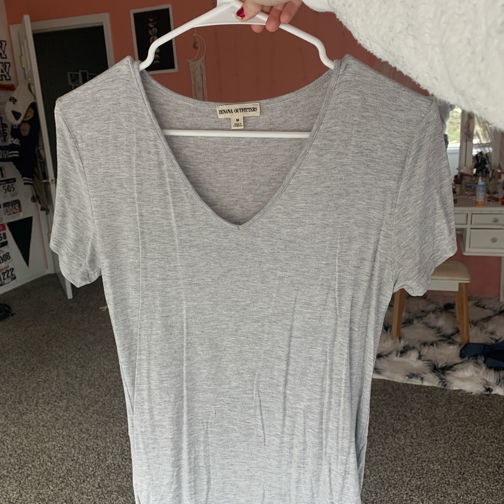 Grey top